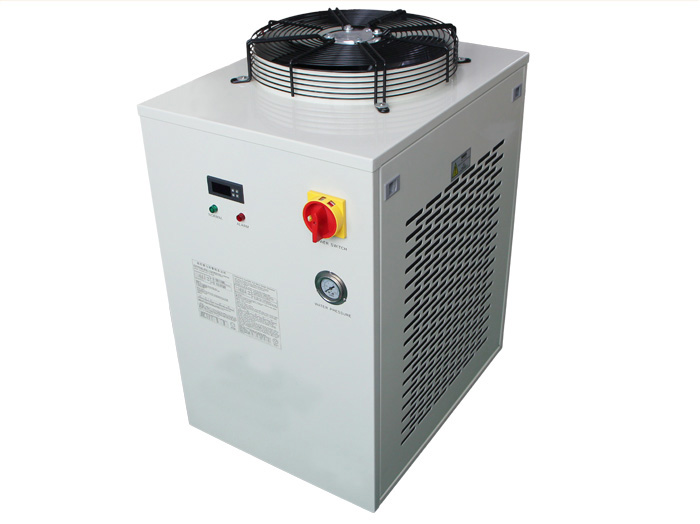 UV LED固化光源設(shè)備的三大配置照射頭、水冷機(jī)、電源驅(qū)動(dòng)